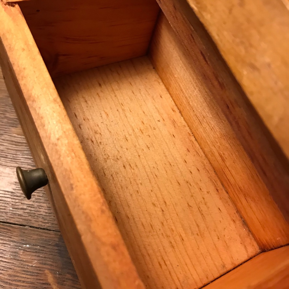 Vintage 1970’s Colonial Small Pine Shelf with Drawer - Picture 10 of 13